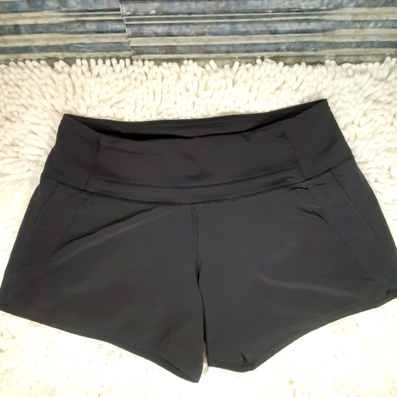 GUC Lululemon Hotty Hot Shorts size 4